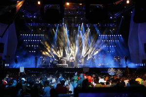 Robe Moves With the Rhythm at the Festival de Salvador, Brazil