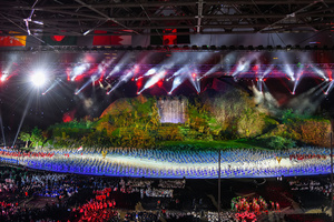 Сияние Robe на церемонии открытия Игр Азии