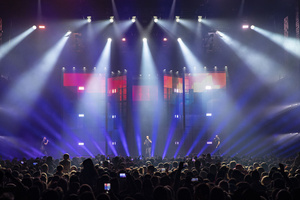 Robe Moving Lights Rise Up for Soprano Phoenix Tour