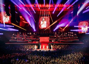 Dolly Dots End Tour with High Profile Symphonica in Rosso Performance